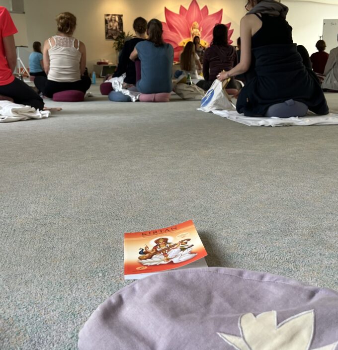 Kirtan im Ashram
