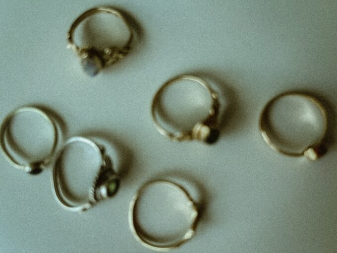 Ringe mit Kristallen