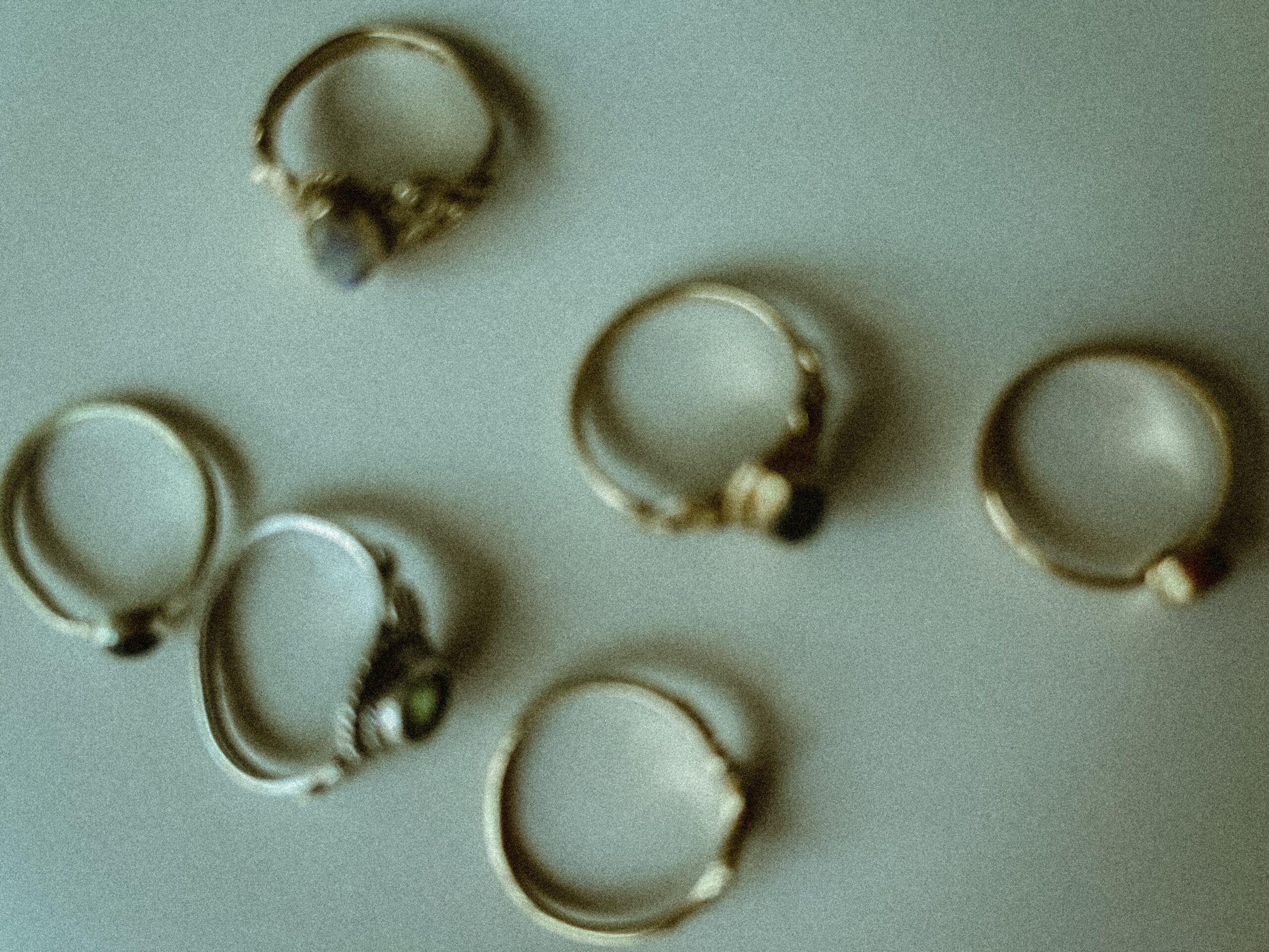 Ringe mit Kristallen
