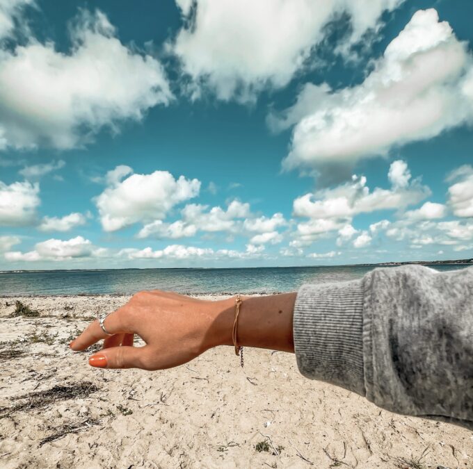 Achtsamer Moment am Strand